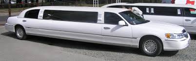 Lincoln limuzin bérlés az esküvő csúcspontja
