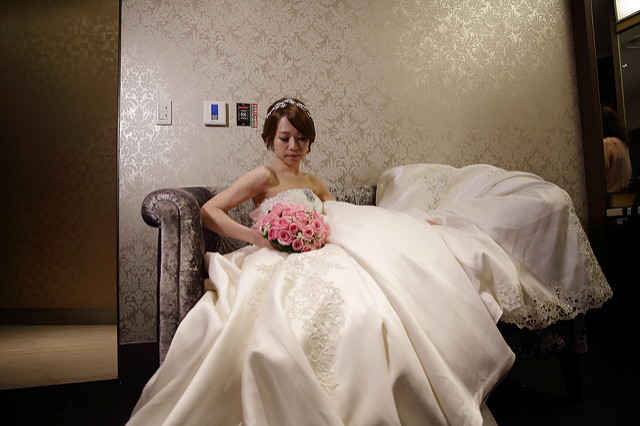 Menyasszonyi ruha kiválasztása az internetről